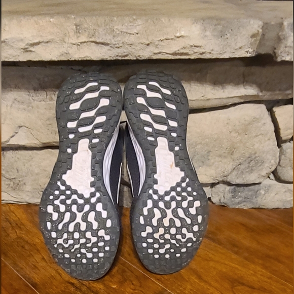 Women's Nike Revolution 6 - Picture 2 of 3